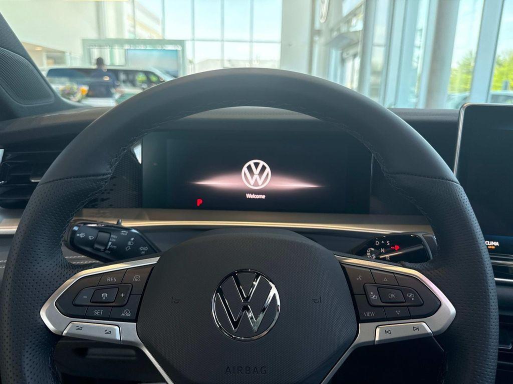new 2025 Volkswagen Tiguan car, priced at $37,490