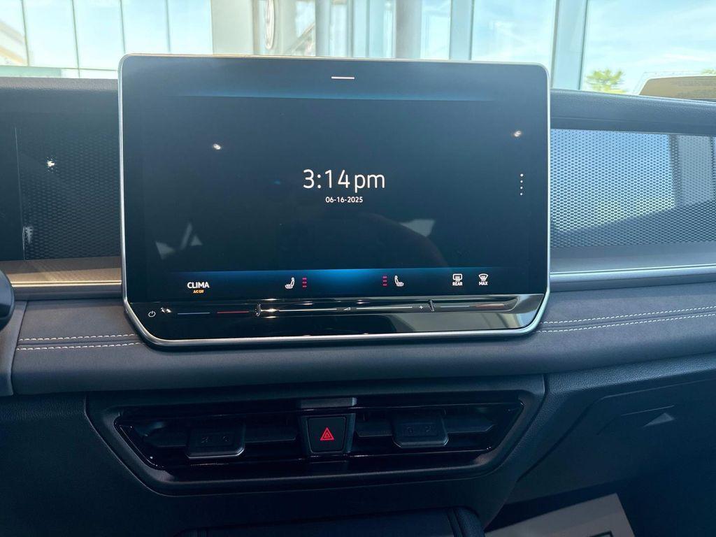 new 2025 Volkswagen Tiguan car, priced at $37,490