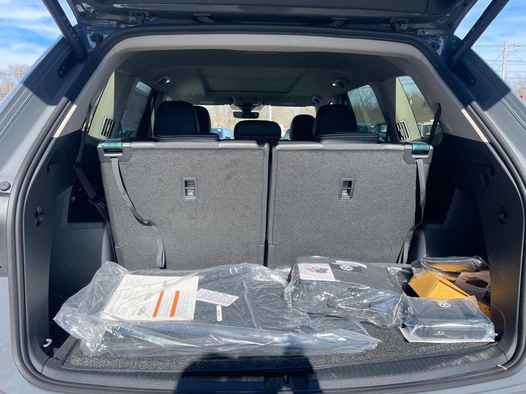 new 2025 Volkswagen Atlas car, priced at $46,238