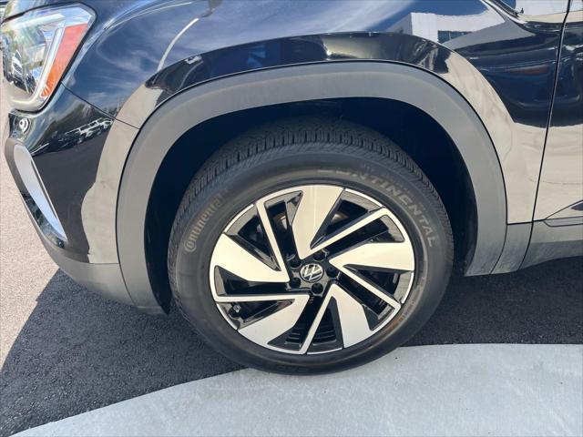used 2025 Volkswagen Atlas car, priced at $41,626