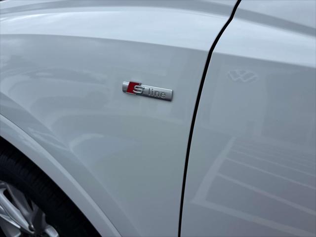 used 2024 Audi Q3 car, priced at $33,298