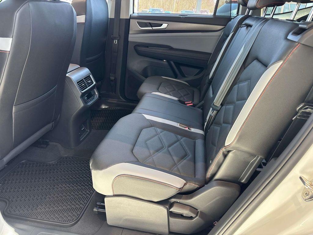 new 2025 Volkswagen Atlas car, priced at $44,616