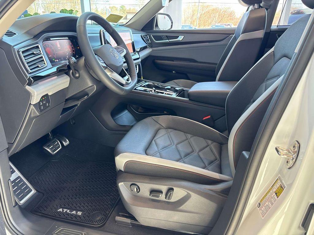 new 2025 Volkswagen Atlas car, priced at $44,616