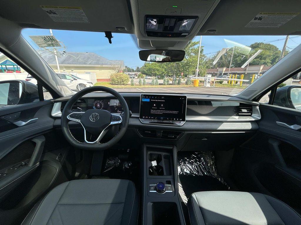 new 2025 Volkswagen Tiguan car, priced at $35,930
