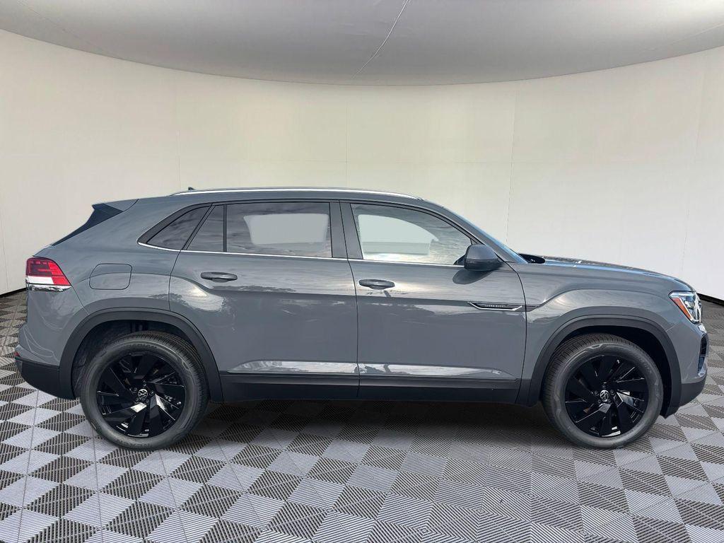 new 2026 Volkswagen Atlas Cross Sport car, priced at $47,752
