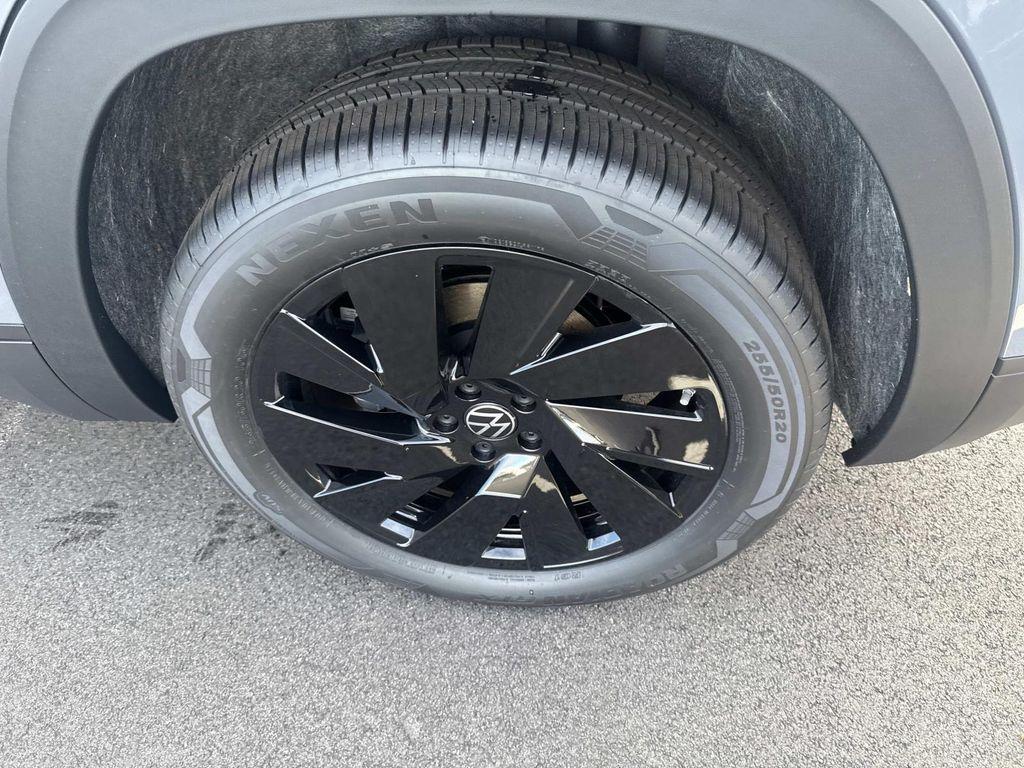 new 2026 Volkswagen Atlas Cross Sport car, priced at $47,752