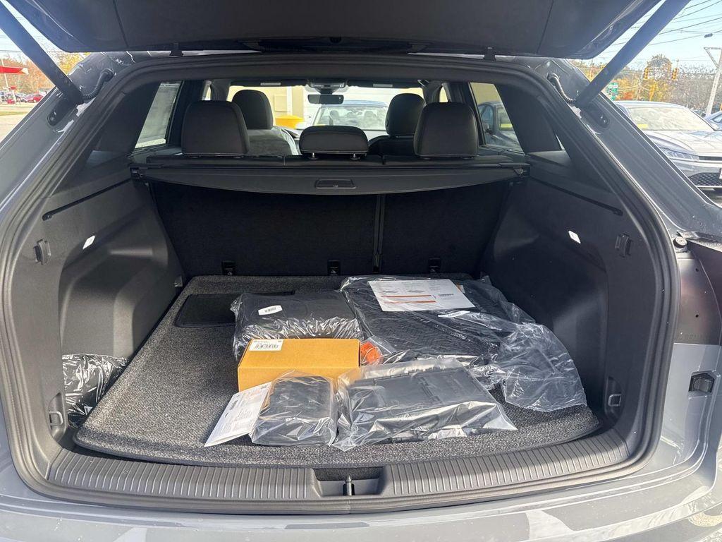 new 2026 Volkswagen Atlas Cross Sport car, priced at $47,752