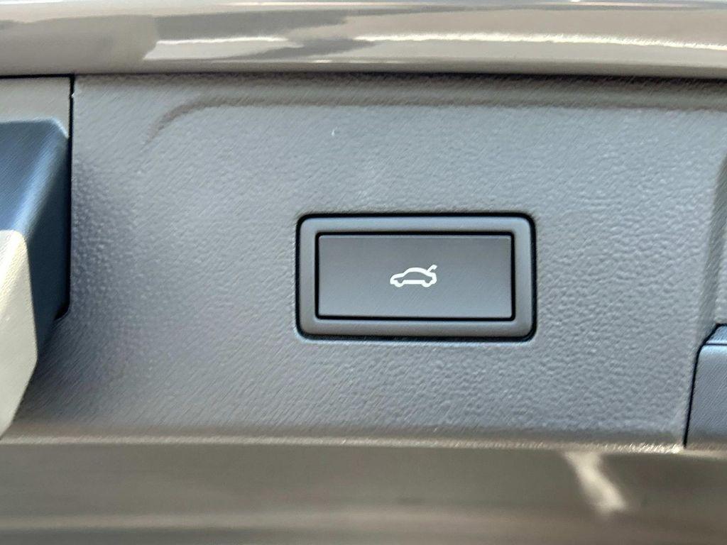 new 2026 Volkswagen Atlas car, priced at $50,473