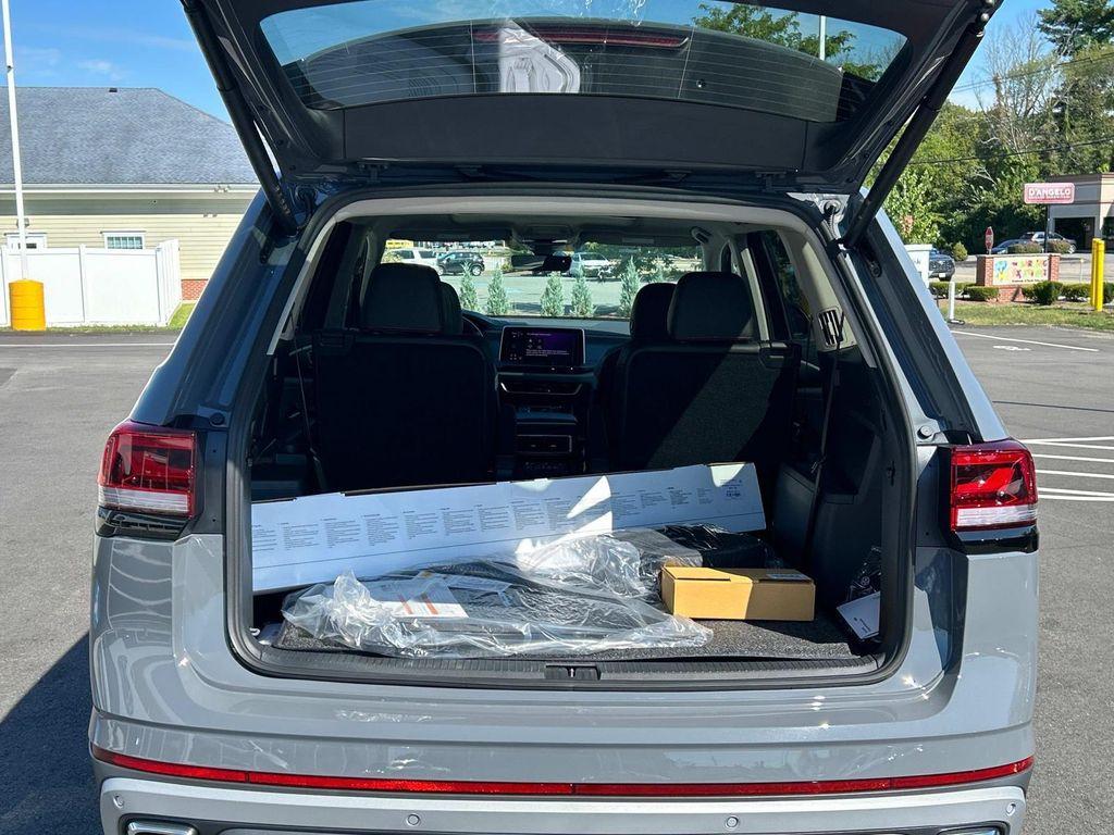 new 2026 Volkswagen Atlas car, priced at $50,473