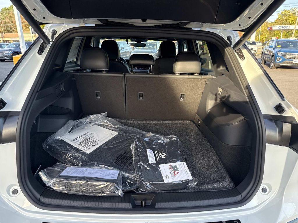 new 2025 Volkswagen Tiguan car, priced at $39,134