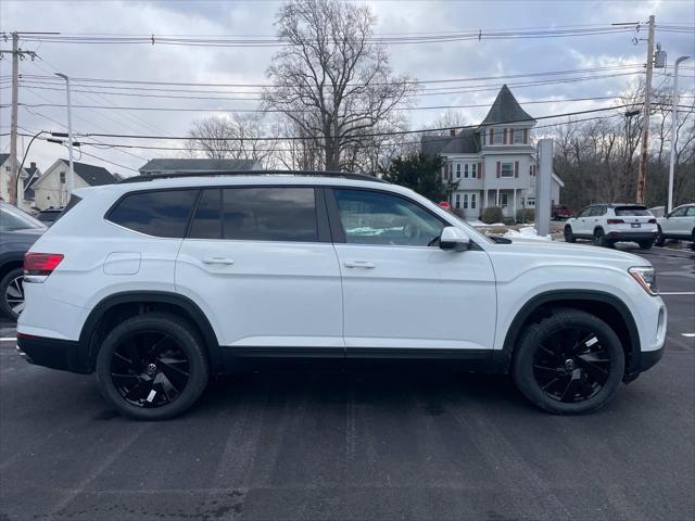 new 2025 Volkswagen Atlas car, priced at $45,090