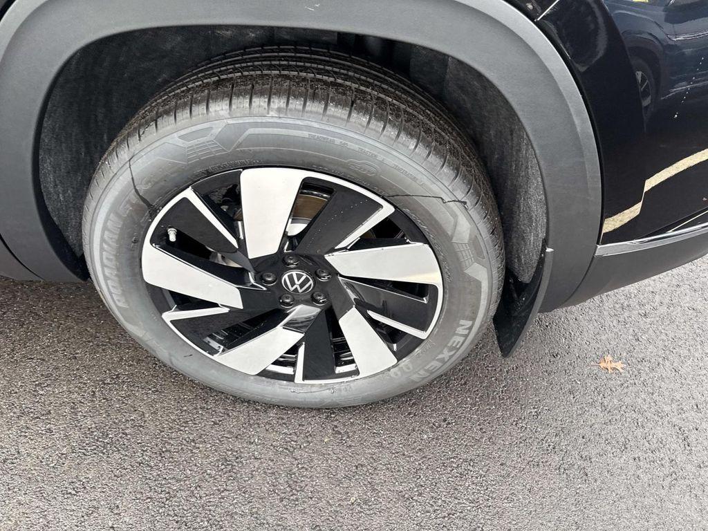 new 2026 Volkswagen Atlas Cross Sport car, priced at $49,825