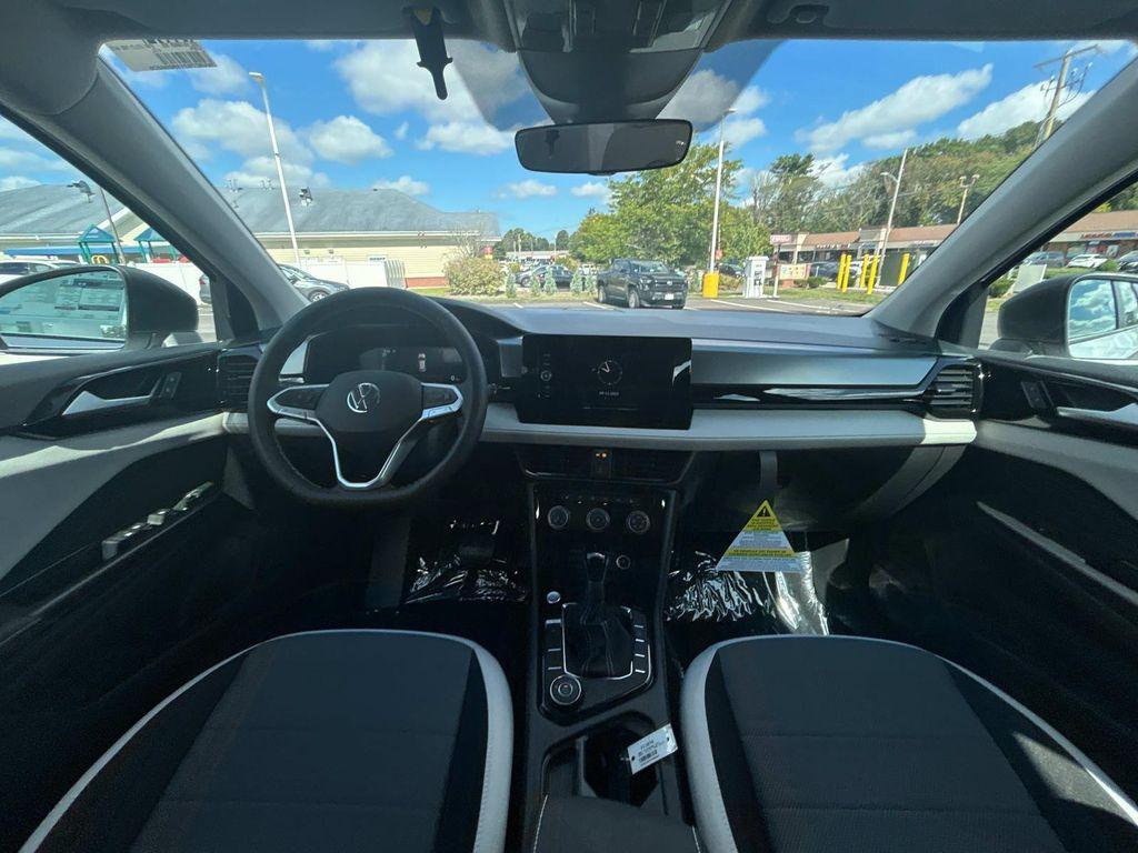 new 2025 Volkswagen Taos car