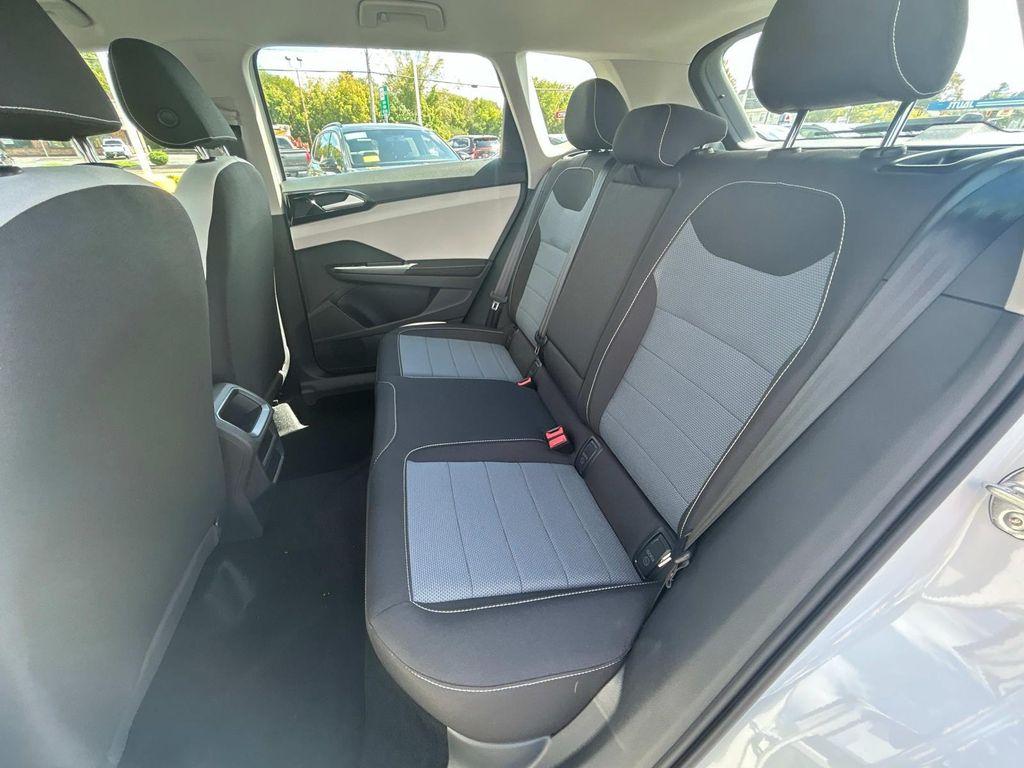 new 2025 Volkswagen Taos car