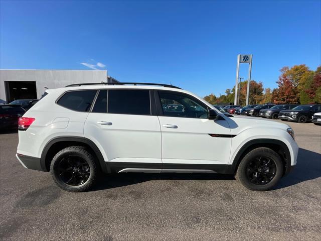 new 2024 Volkswagen Atlas car, priced at $44,701