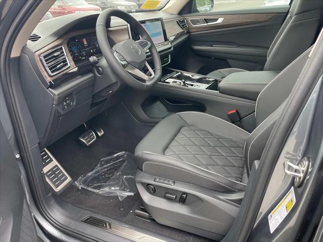 new 2025 Volkswagen Atlas car, priced at $53,140