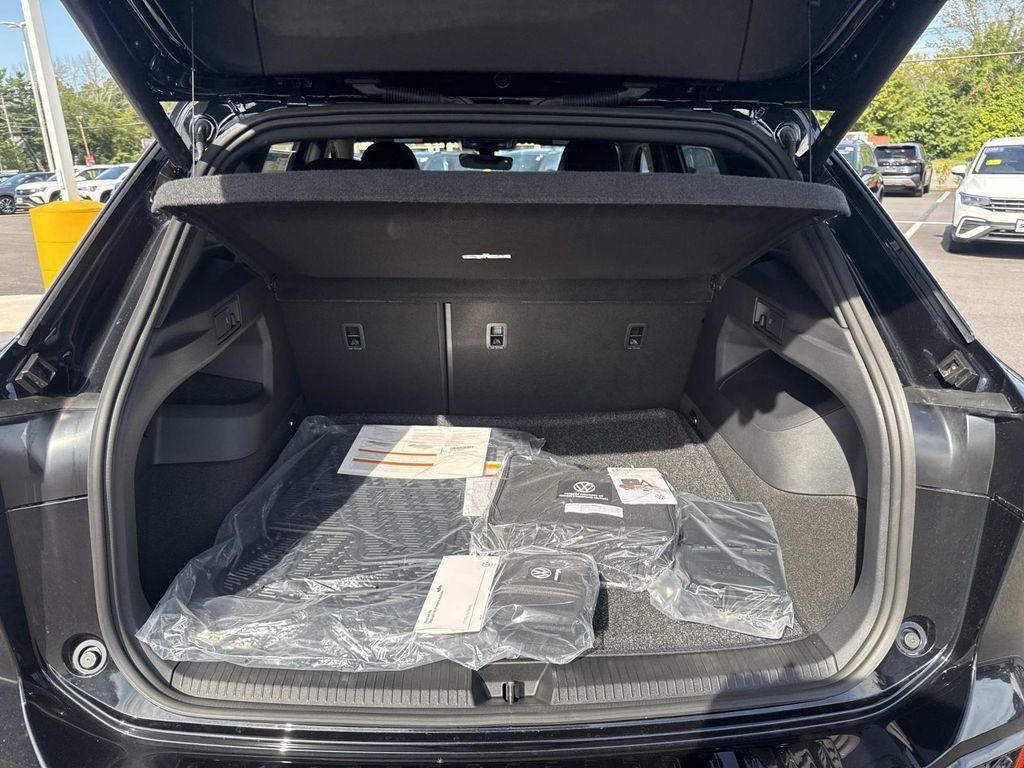 new 2025 Volkswagen Tiguan car, priced at $41,733