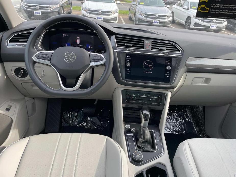 new 2024 Volkswagen Tiguan car, priced at $33,704