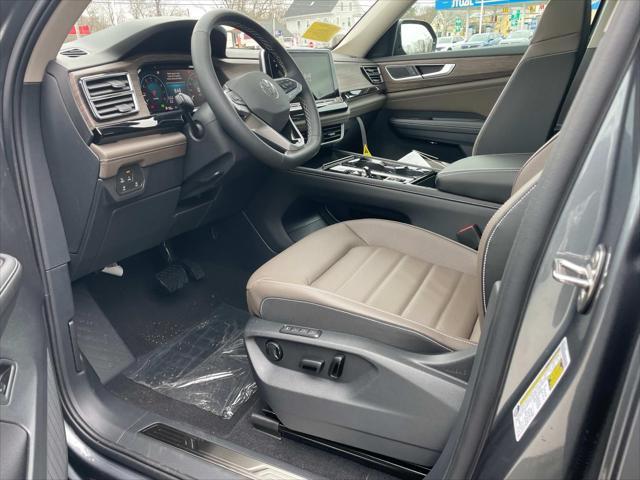 new 2025 Volkswagen Atlas car, priced at $47,301