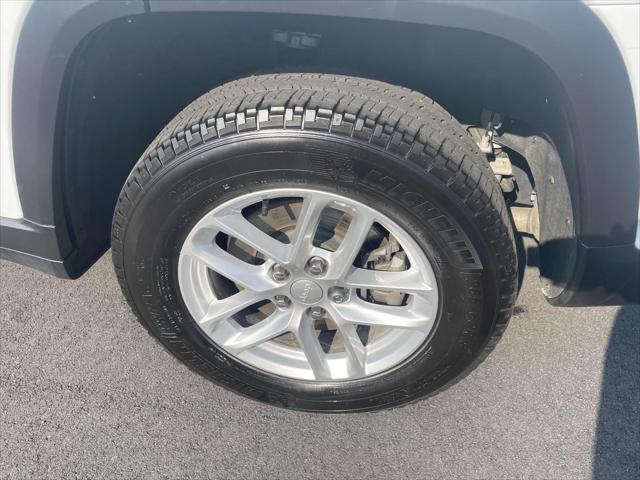 used 2022 Jeep Grand Cherokee L car, priced at $28,655