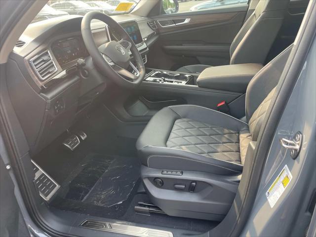 new 2025 Volkswagen Atlas car, priced at $54,175