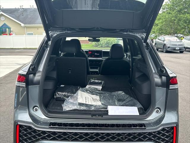 new 2025 Volkswagen Tiguan car, priced at $38,030