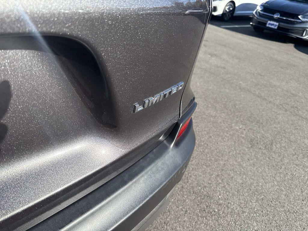 used 2020 Jeep Cherokee car, priced at $19,010