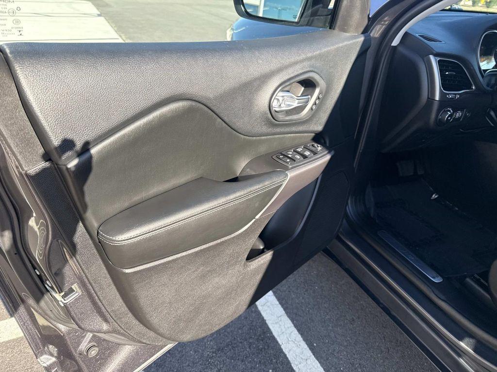 used 2020 Jeep Cherokee car, priced at $19,010