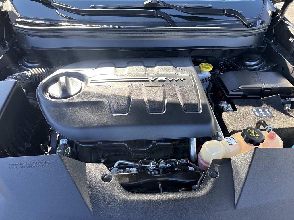 used 2020 Jeep Cherokee car, priced at $19,010