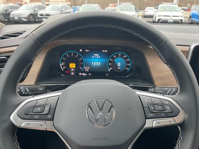 new 2025 Volkswagen Atlas car, priced at $43,432