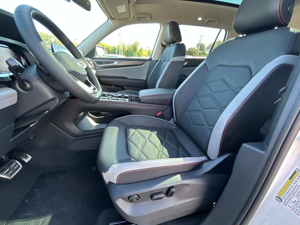 new 2026 Volkswagen Atlas car, priced at $50,049