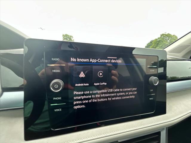 new 2025 Volkswagen Taos car, priced at $32,038
