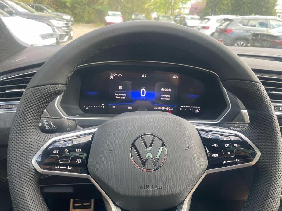 new 2024 Volkswagen Tiguan car, priced at $35,415