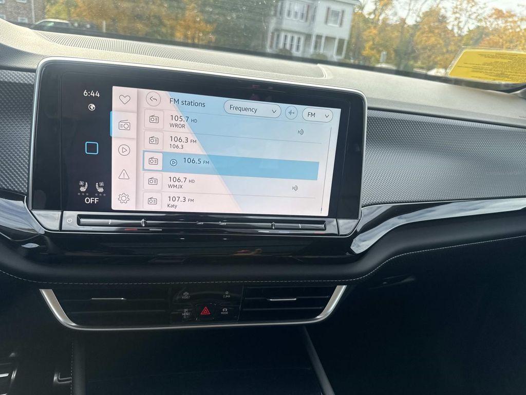 new 2026 Volkswagen Atlas Cross Sport car, priced at $54,683