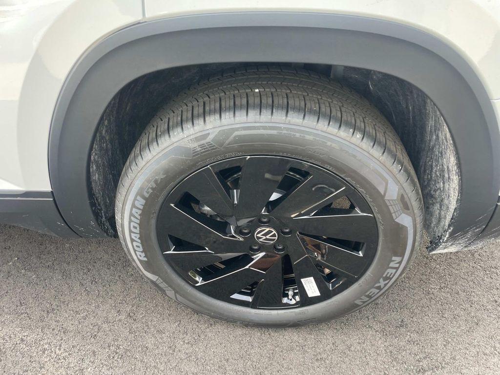 new 2025 Volkswagen Atlas car, priced at $42,964