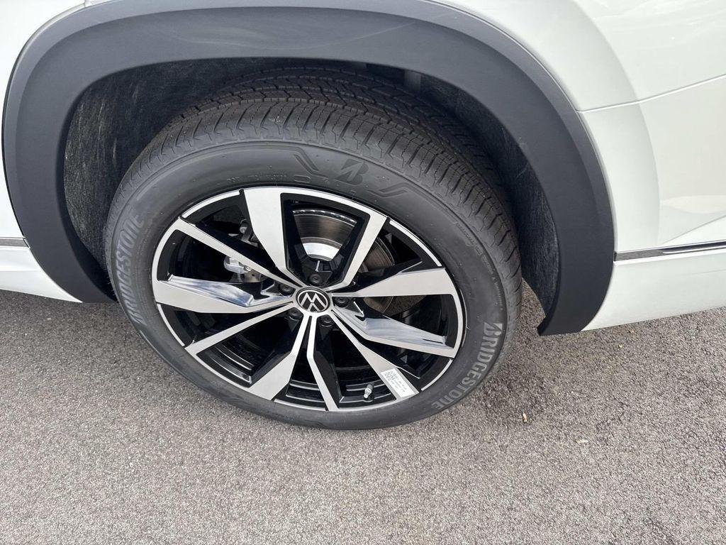 new 2026 Volkswagen Atlas car, priced at $55,714