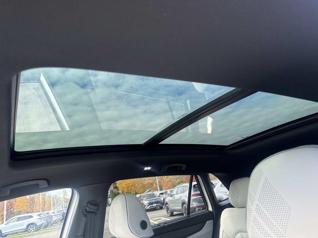 new 2026 Volkswagen Atlas Cross Sport car, priced at $54,761