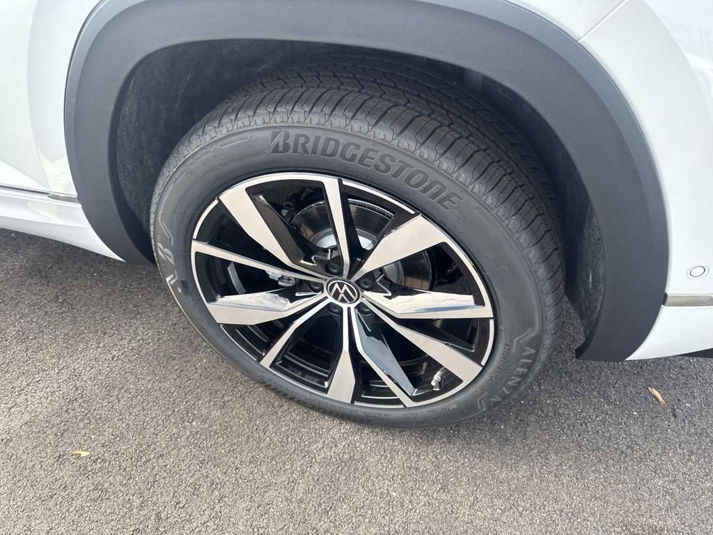 new 2026 Volkswagen Atlas Cross Sport car, priced at $54,761