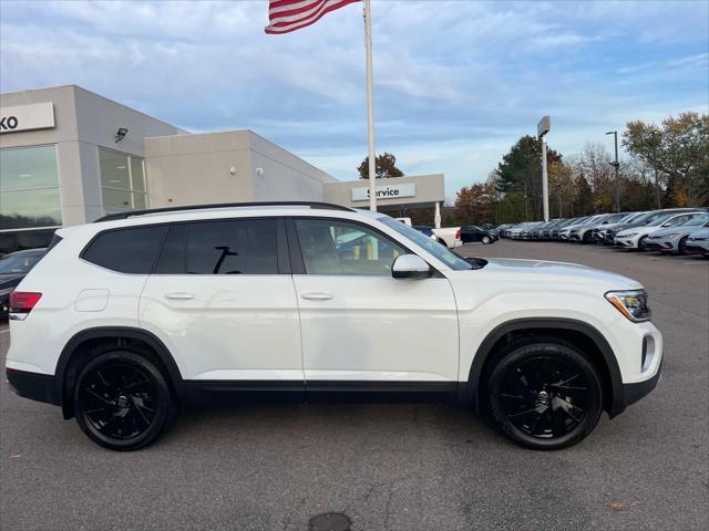 new 2024 Volkswagen Atlas car, priced at $40,690