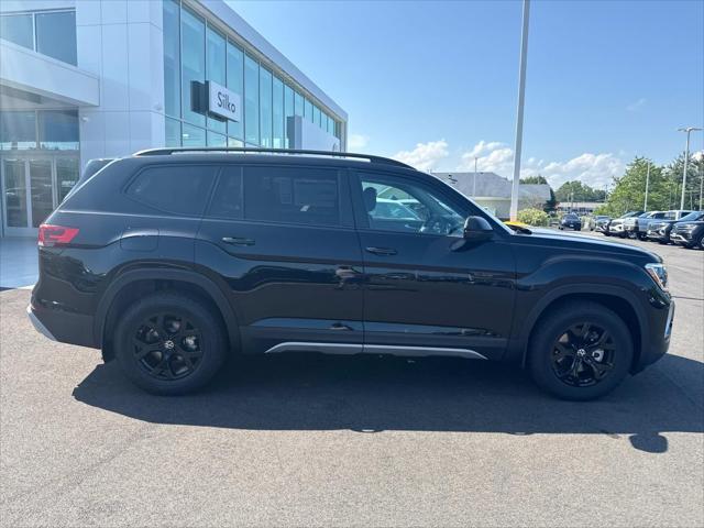 new 2025 Volkswagen Atlas car, priced at $45,214