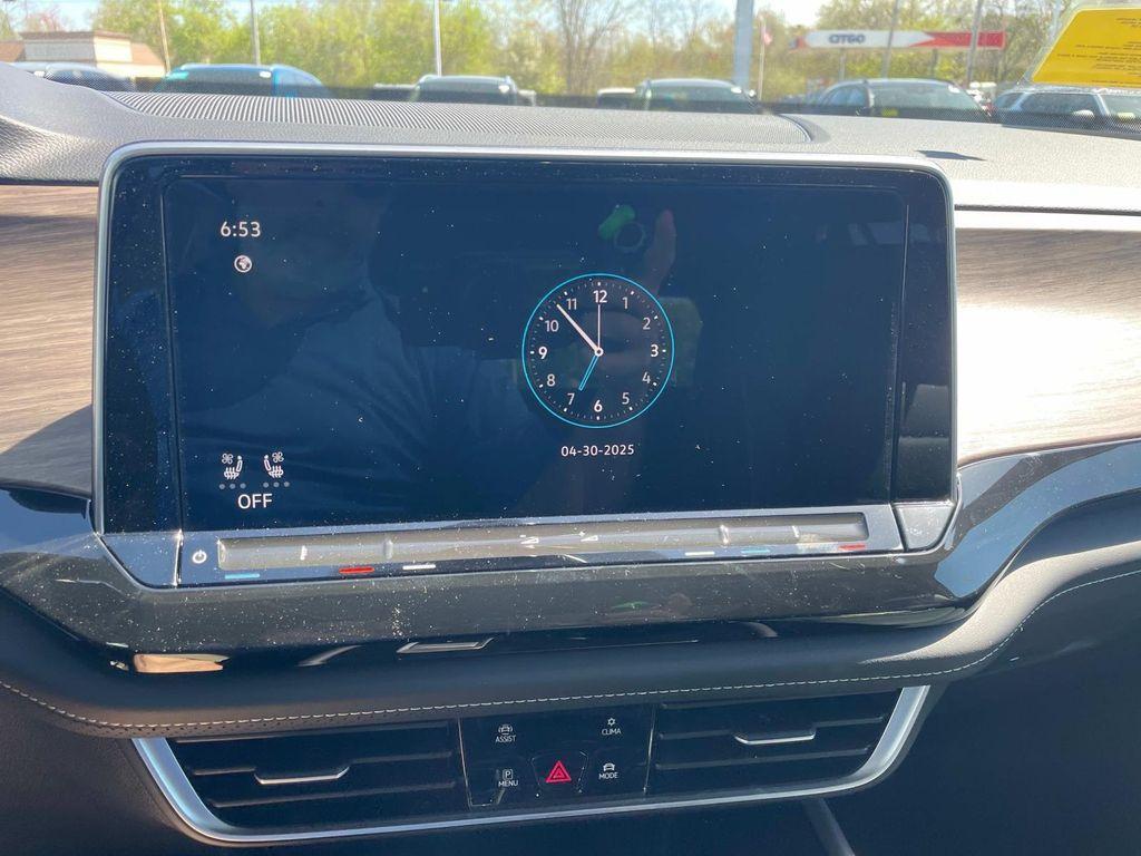 new 2025 Volkswagen Atlas car, priced at $46,102