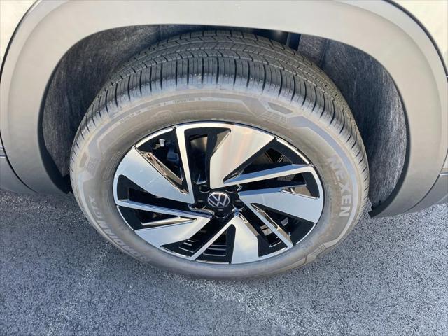 new 2025 Volkswagen Atlas car, priced at $42,783