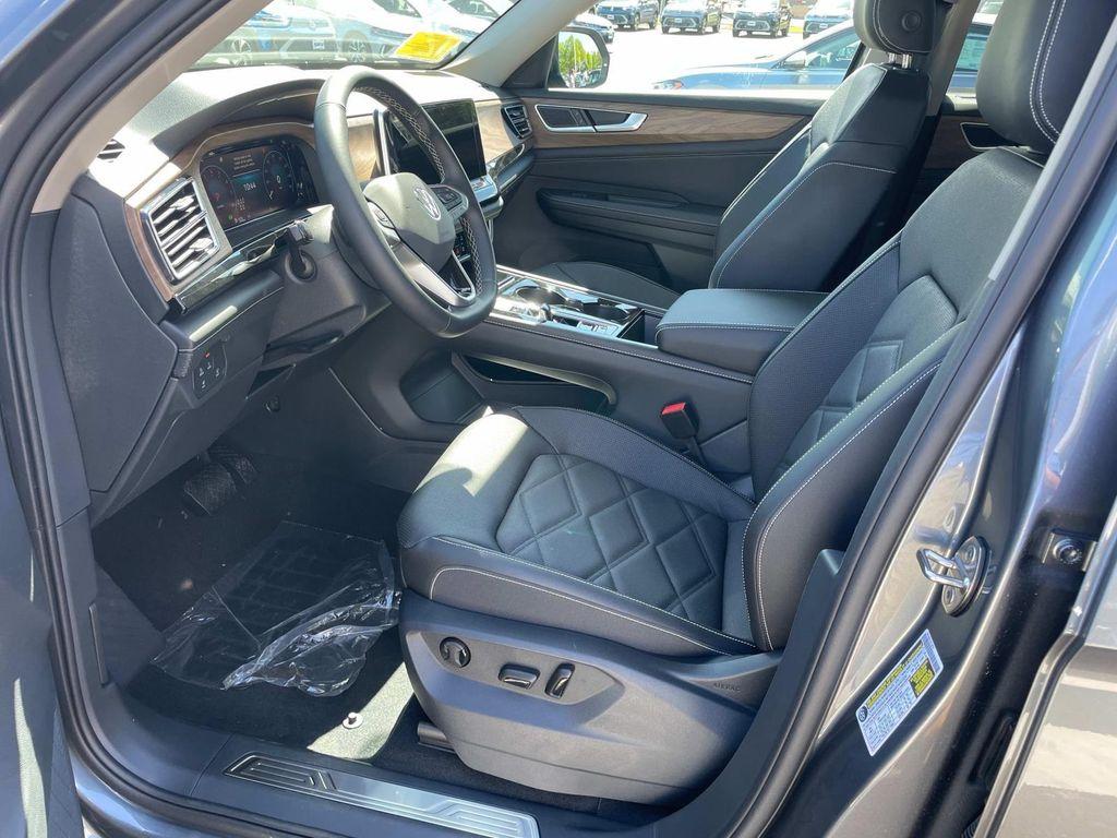 new 2025 Volkswagen Atlas car, priced at $41,283