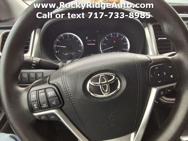 used 2019 Toyota Highlander car, priced at $28,995