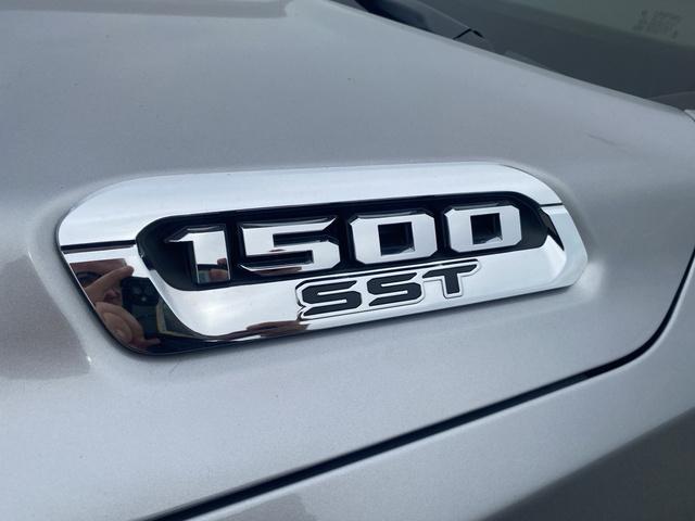 new 2025 Ram 1500 car, priced at $45,687
