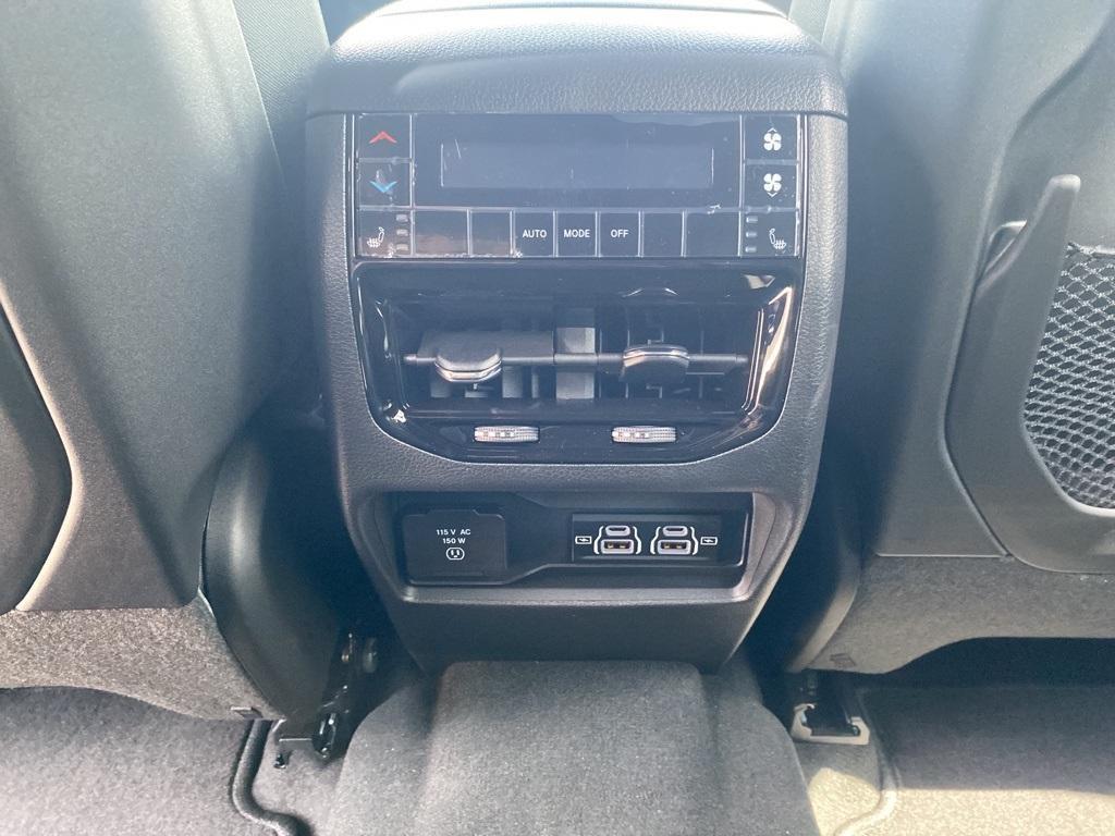 new 2025 Jeep Grand Cherokee L car, priced at $45,219
