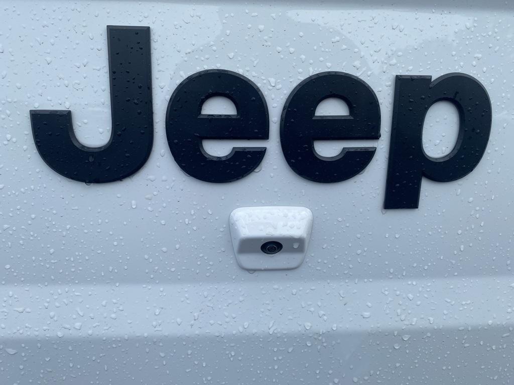 new 2025 Jeep Gladiator car, priced at $43,878