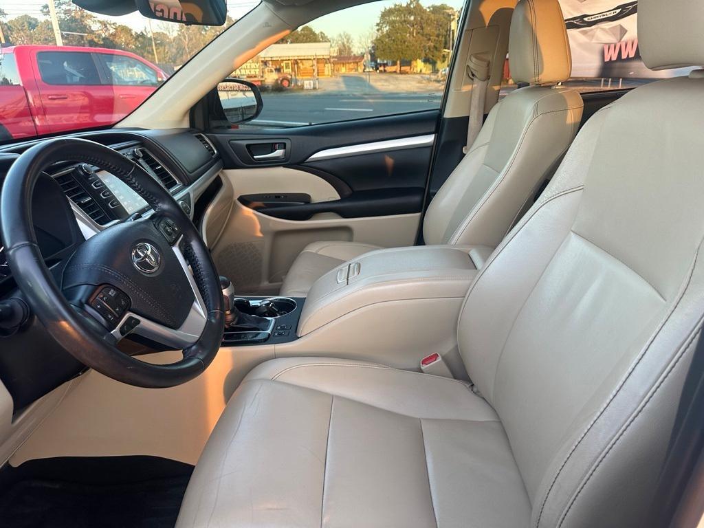 used 2019 Toyota Highlander car, priced at $23,663