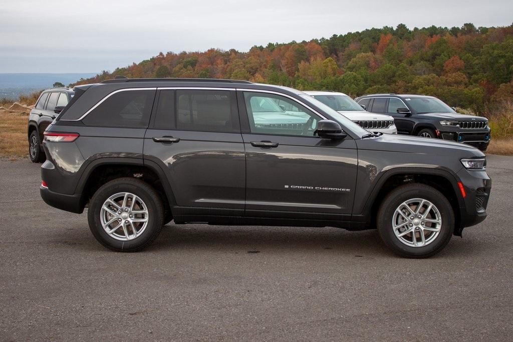 new 2025 Jeep Grand Cherokee car, priced at $38,675