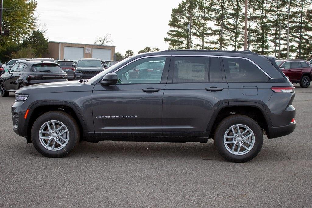 new 2025 Jeep Grand Cherokee car, priced at $38,675